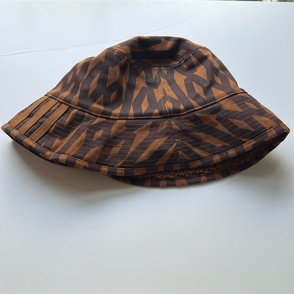 Adidas x Ivy Park Sherpa lined bucket hat